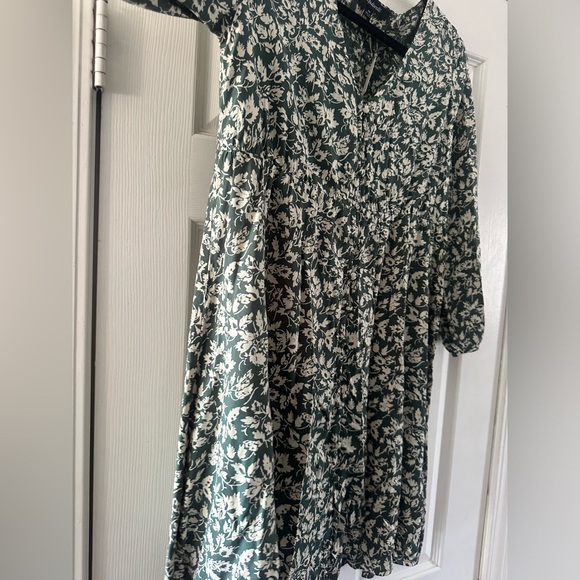 Madewell green V-Neck Button-front Mini Dress in Forest Leaves long sleeves - Picture 9 of 12